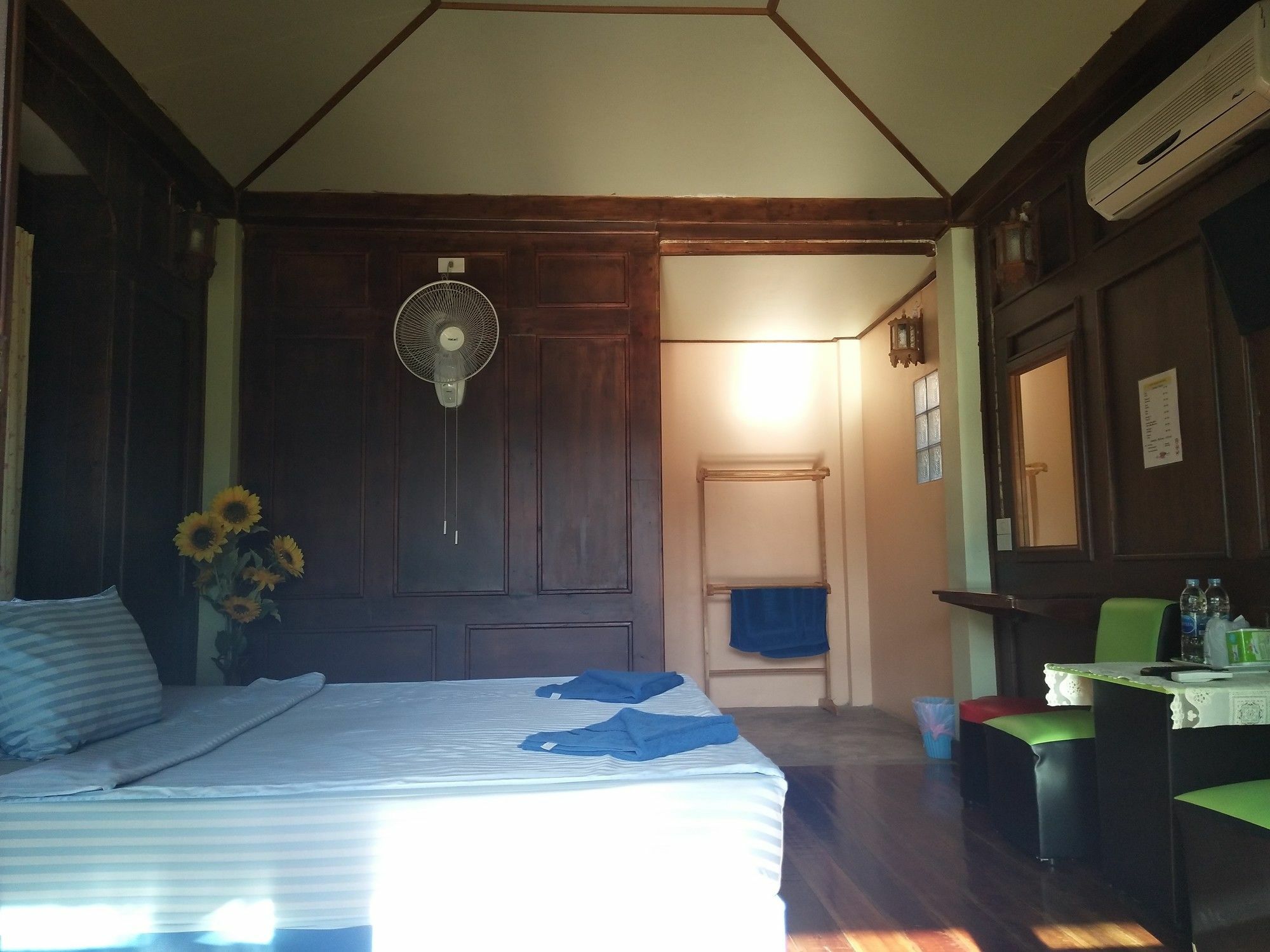 Markhouse Bungalow Ko Kut エクステリア 写真